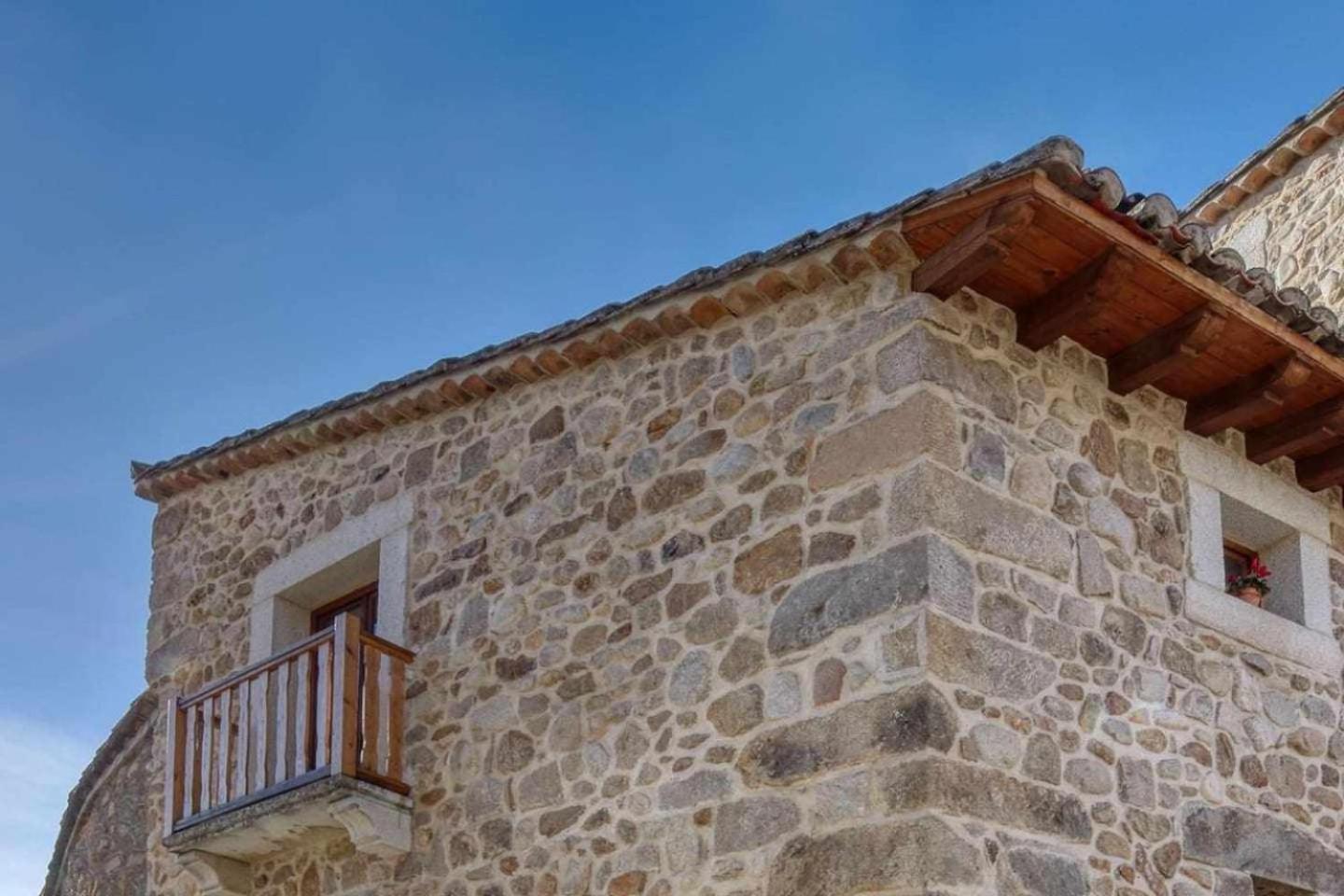 Cuesta Del Reloj Vendégház Piedralaves Kültér fotó